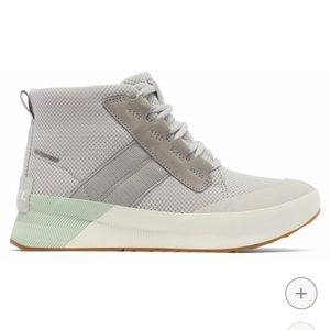 Sorel Out N About High Top sneaker, size 7